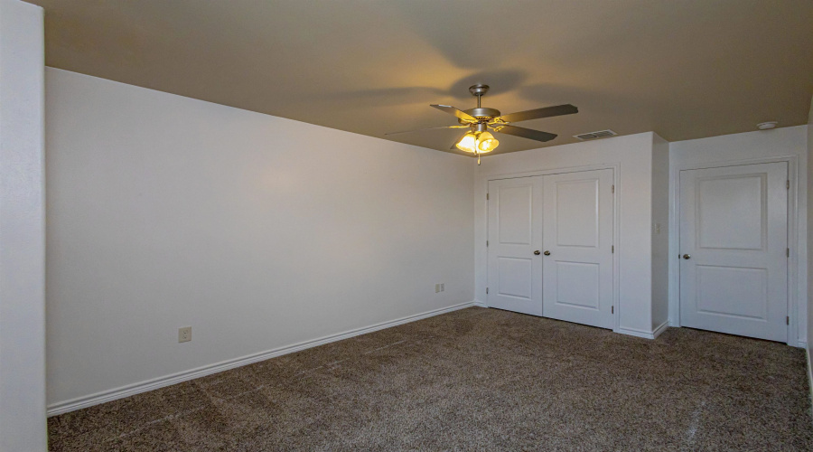 216 John Irving Dr., Laredo, Texas 78041, 3 Bedrooms Bedrooms, 7 Rooms Rooms,2 BathroomsBathrooms,Residential,For Sale,216 John Irving Dr.,20263733