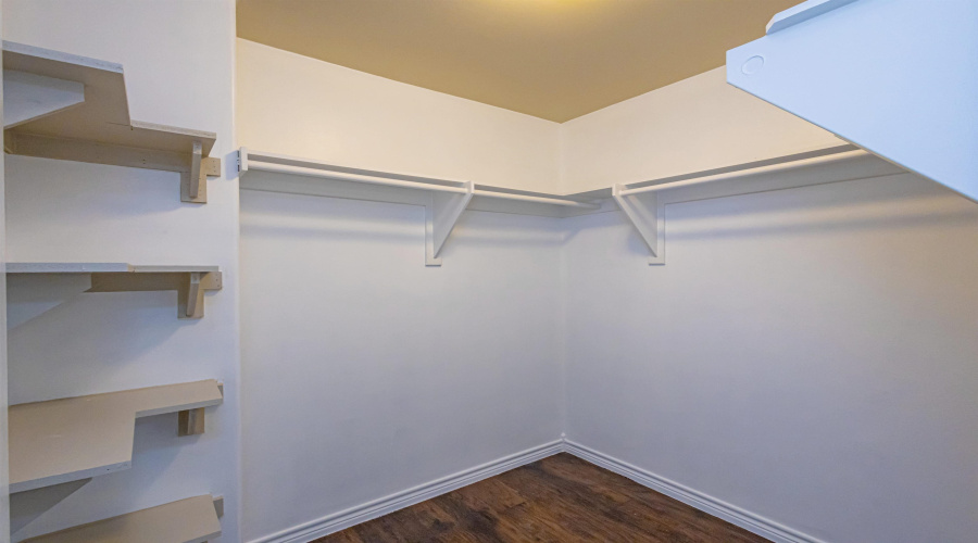 216 John Irving Dr., Laredo, Texas 78041, 3 Bedrooms Bedrooms, 7 Rooms Rooms,2 BathroomsBathrooms,Residential,For Sale,216 John Irving Dr.,20263733