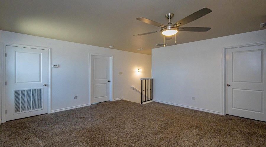 216 John Irving Dr., Laredo, Texas 78041, 3 Bedrooms Bedrooms, 7 Rooms Rooms,2 BathroomsBathrooms,Residential,For Sale,216 John Irving Dr.,20263733