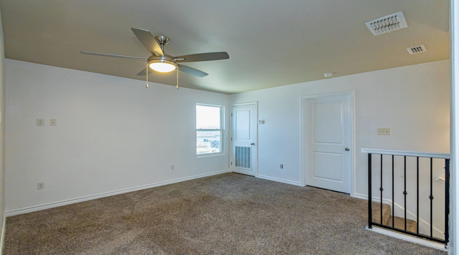 216 John Irving Dr., Laredo, Texas 78041, 3 Bedrooms Bedrooms, 7 Rooms Rooms,2 BathroomsBathrooms,Residential,For Sale,216 John Irving Dr.,20263733