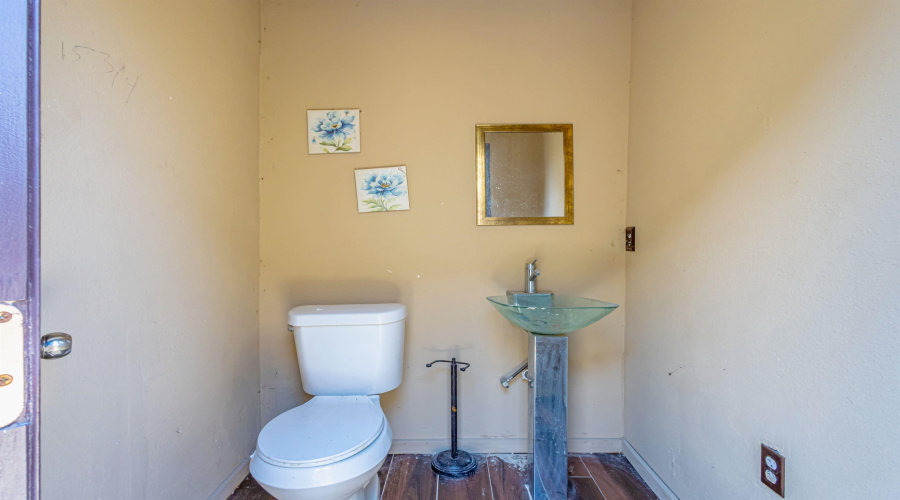 216 John Irving Dr., Laredo, Texas 78041, 3 Bedrooms Bedrooms, 7 Rooms Rooms,2 BathroomsBathrooms,Residential,For Sale,216 John Irving Dr.,20263733