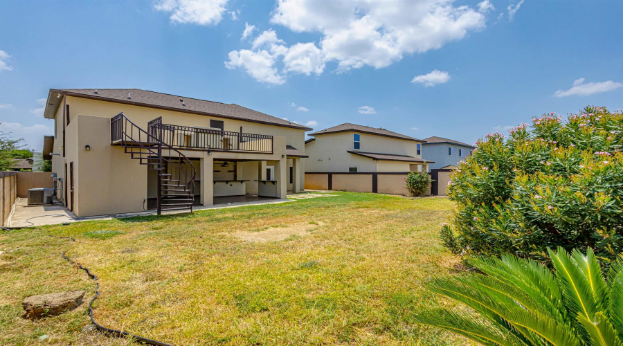 216 John Irving Dr., Laredo, Texas 78041, 3 Bedrooms Bedrooms, 7 Rooms Rooms,2 BathroomsBathrooms,Residential,For Sale,216 John Irving Dr.,20263733
