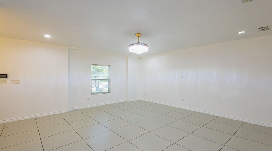 216 John Irving Dr., Laredo, Texas 78041, 3 Bedrooms Bedrooms, 7 Rooms Rooms,2 BathroomsBathrooms,Residential,For Sale,216 John Irving Dr.,20263733