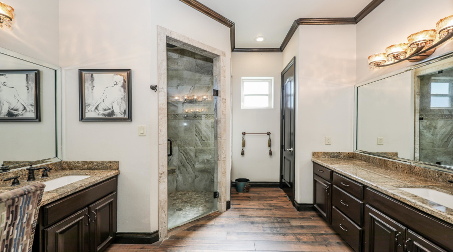 570 Well Ln, Laredo, Texas 78045, 3 Bedrooms Bedrooms, 4 Rooms Rooms,2 BathroomsBathrooms,Residential,For Sale,570 Well Ln,20263734
