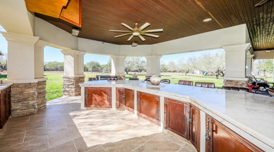 570 Well Ln, Laredo, Texas 78045, 3 Bedrooms Bedrooms, 4 Rooms Rooms,2 BathroomsBathrooms,Residential,For Sale,570 Well Ln,20263734