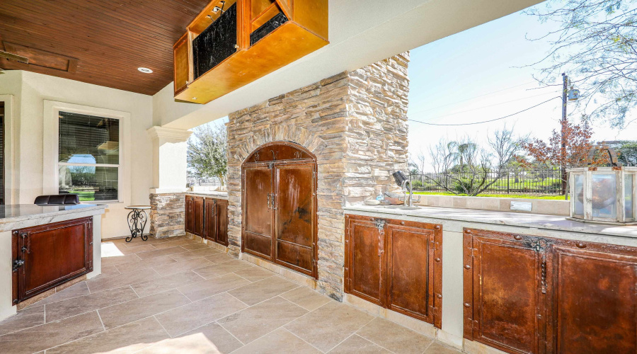 570 Well Ln, Laredo, Texas 78045, 3 Bedrooms Bedrooms, 4 Rooms Rooms,2 BathroomsBathrooms,Residential,For Sale,570 Well Ln,20263734