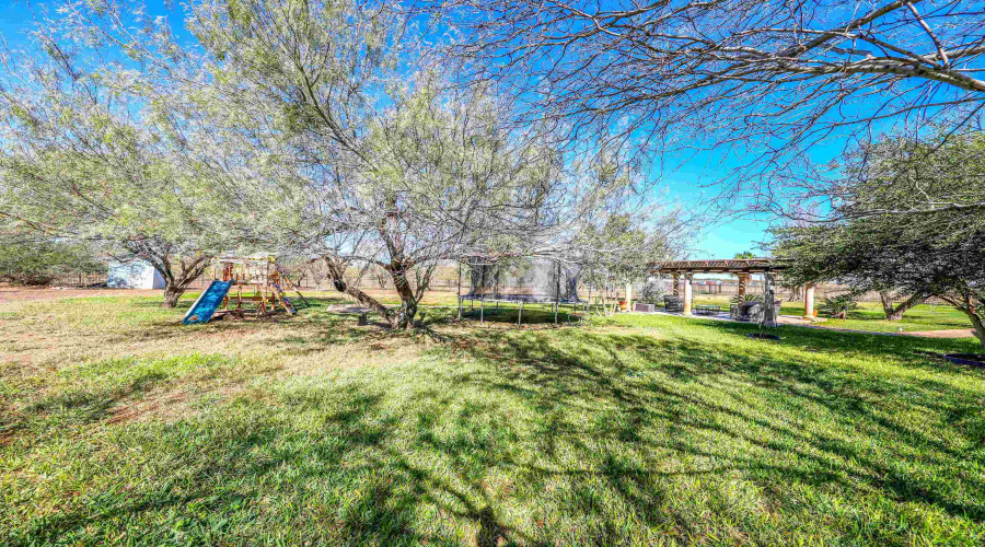 570 Well Ln, Laredo, Texas 78045, 3 Bedrooms Bedrooms, 4 Rooms Rooms,2 BathroomsBathrooms,Residential,For Sale,570 Well Ln,20263734