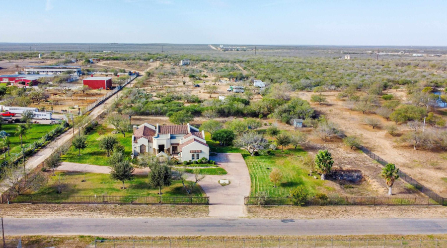 570 Well Ln, Laredo, Texas 78045, 3 Bedrooms Bedrooms, 4 Rooms Rooms,2 BathroomsBathrooms,Residential,For Sale,570 Well Ln,20263734