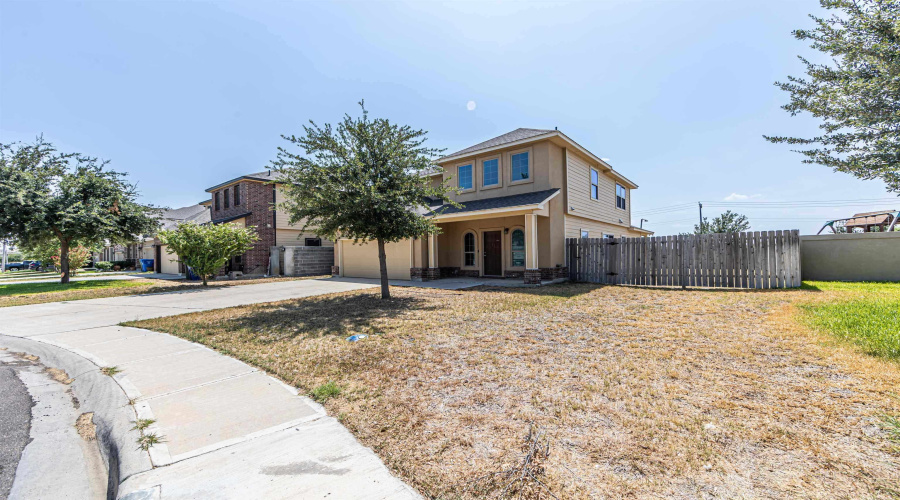 11234 Sierra Gorda Dr, Laredo, Texas 78045, 4 Bedrooms Bedrooms, 7 Rooms Rooms,2 BathroomsBathrooms,Residential,For Sale,11234 Sierra Gorda Dr,20263736