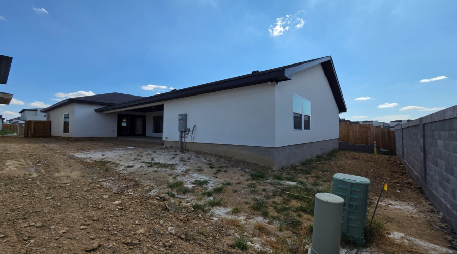 1514 Cincho St., Laredo, Texas 78046, 4 Bedrooms Bedrooms, 8 Rooms Rooms,2 BathroomsBathrooms,Residential,For Sale,1514 Cincho St.,20263737