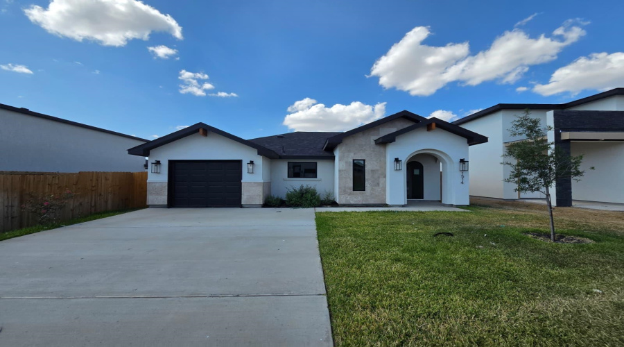 1514 Cincho St., Laredo, Texas 78046, 4 Bedrooms Bedrooms, 8 Rooms Rooms,2 BathroomsBathrooms,Residential,For Sale,1514 Cincho St.,20263737