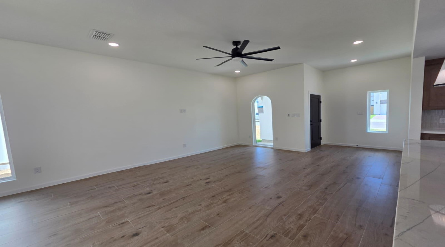 1514 Cincho St., Laredo, Texas 78046, 4 Bedrooms Bedrooms, 8 Rooms Rooms,2 BathroomsBathrooms,Residential,For Sale,1514 Cincho St.,20263737