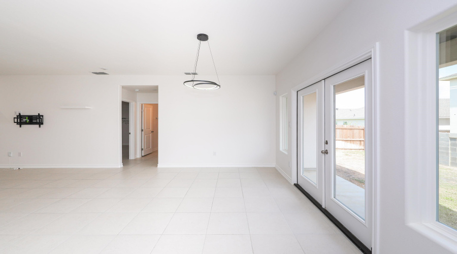 1510 Latigo Loop, Laredo, Texas 78046, 3 Bedrooms Bedrooms, 6 Rooms Rooms,2 BathroomsBathrooms,Residential,For Sale,1510 Latigo Loop,20263738