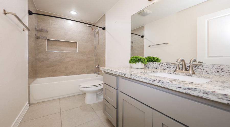 1510 Latigo Loop, Laredo, Texas 78046, 3 Bedrooms Bedrooms, 6 Rooms Rooms,2 BathroomsBathrooms,Residential,For Sale,1510 Latigo Loop,20263738
