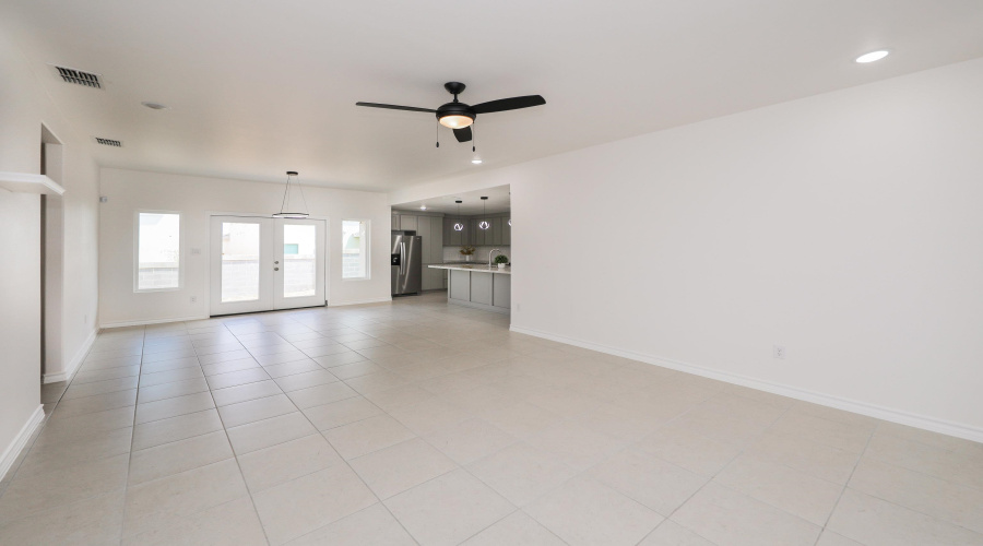 1510 Latigo Loop, Laredo, Texas 78046, 3 Bedrooms Bedrooms, 6 Rooms Rooms,2 BathroomsBathrooms,Residential,For Sale,1510 Latigo Loop,20263738