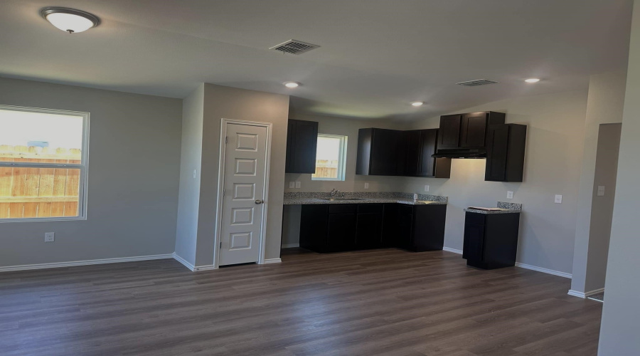 5737 St. Dominic, Laredo, Texas 78046-0000, 4 Bedrooms Bedrooms, 6 Rooms Rooms,2 BathroomsBathrooms,Residential,For Rent,5737 St. Dominic,20263742