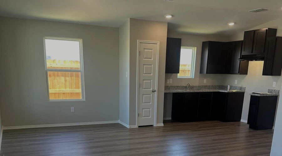 5737 St. Dominic, Laredo, Texas 78046-0000, 4 Bedrooms Bedrooms, 6 Rooms Rooms,2 BathroomsBathrooms,Residential,For Rent,5737 St. Dominic,20263742