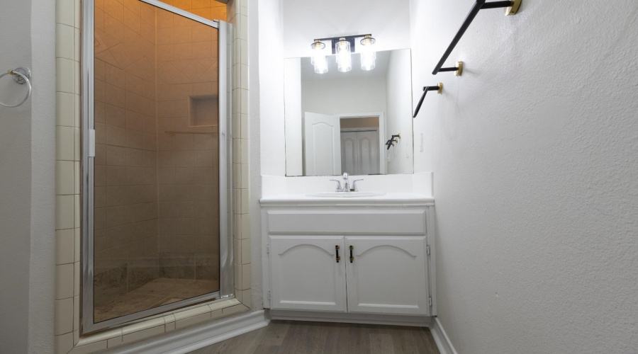 9903 Crystal Ct, Laredo, Texas 78045, 2 Bedrooms Bedrooms, 4 Rooms Rooms,2 BathroomsBathrooms,Residential,For Rent,9903 Crystal Ct,20260489