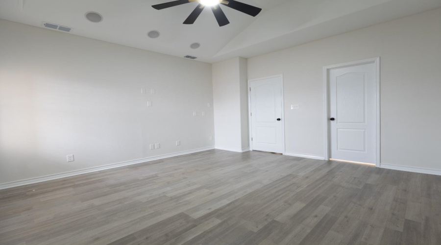 9903 Crystal Ct, Laredo, Texas 78045, 2 Bedrooms Bedrooms, 4 Rooms Rooms,2 BathroomsBathrooms,Residential,For Rent,9903 Crystal Ct,20260489