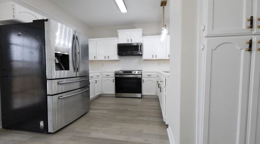 9903 Crystal Ct, Laredo, Texas 78045, 2 Bedrooms Bedrooms, 4 Rooms Rooms,2 BathroomsBathrooms,Residential,For Rent,9903 Crystal Ct,20260489