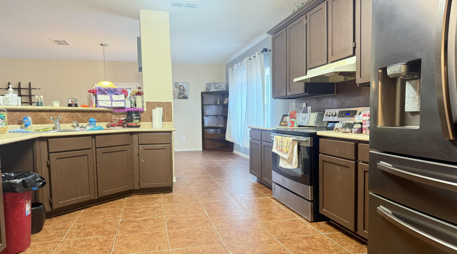 820 Rivera Way, Laredo, Texas 78043, 3 Bedrooms Bedrooms, 6 Rooms Rooms,2 BathroomsBathrooms,Residential,For Sale,820 Rivera Way,20260643