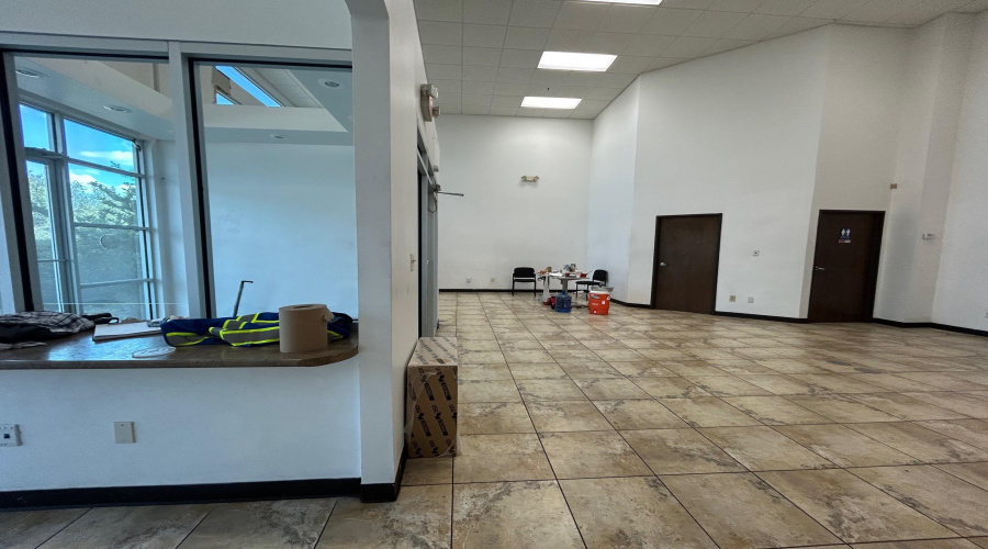 13120 Spivey Dr, Laredo, Texas 78045, 1 Bedroom Bedrooms, 11 Rooms Rooms,2 BathroomsBathrooms,Commercial/industrial,For Rent,13120 Spivey Dr,20263745