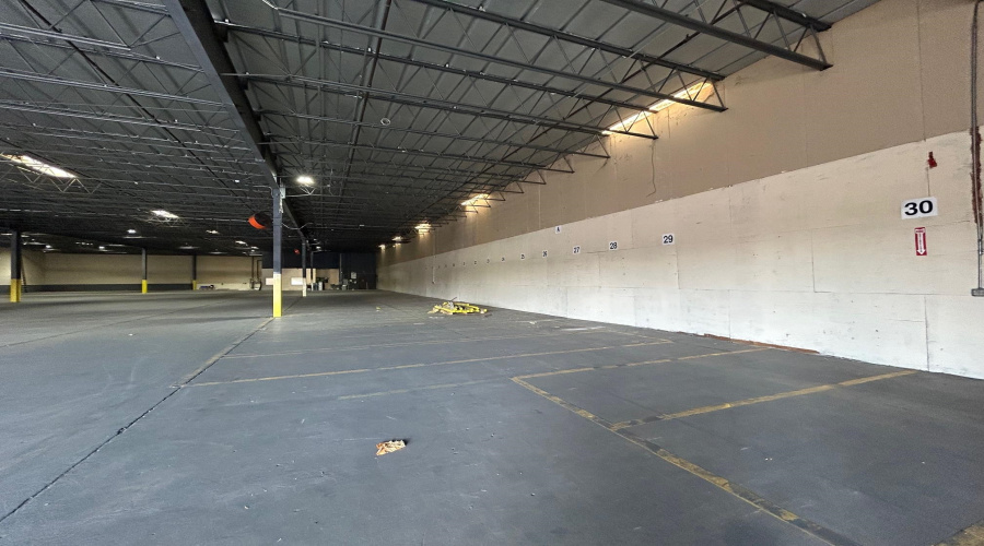 13120 Spivey Dr, Laredo, Texas 78045, 1 Bedroom Bedrooms, 11 Rooms Rooms,2 BathroomsBathrooms,Commercial/industrial,For Rent,13120 Spivey Dr,20263745