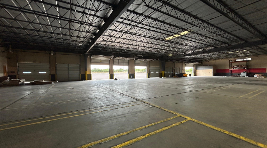 13120 Spivey Dr, Laredo, Texas 78045, 1 Bedroom Bedrooms, 11 Rooms Rooms,2 BathroomsBathrooms,Commercial/industrial,For Rent,13120 Spivey Dr,20263745