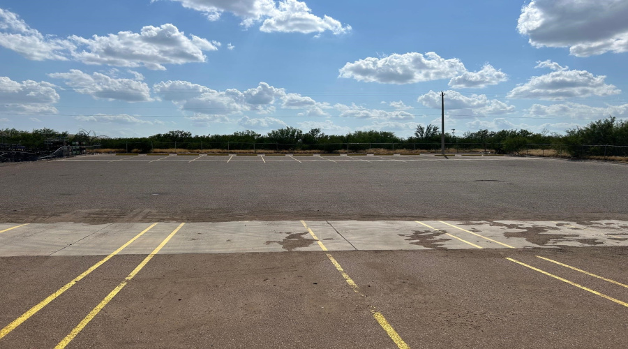 13120 Spivey Dr, Laredo, Texas 78045, 1 Bedroom Bedrooms, 11 Rooms Rooms,2 BathroomsBathrooms,Commercial/industrial,For Rent,13120 Spivey Dr,20263745