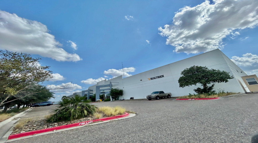 13120 Spivey Dr, Laredo, Texas 78045, 1 Bedroom Bedrooms, 11 Rooms Rooms,2 BathroomsBathrooms,Commercial/industrial,For Rent,13120 Spivey Dr,20263745