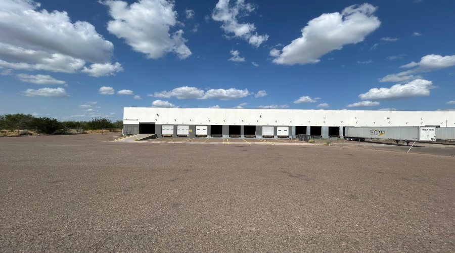 13120 Spivey Dr, Laredo, Texas 78045, 1 Bedroom Bedrooms, 11 Rooms Rooms,2 BathroomsBathrooms,Commercial/industrial,For Rent,13120 Spivey Dr,20263745