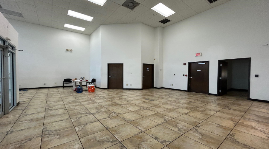 13120 Spivey Dr, Laredo, Texas 78045, 1 Bedroom Bedrooms, 11 Rooms Rooms,2 BathroomsBathrooms,Commercial/industrial,For Rent,13120 Spivey Dr,20263745