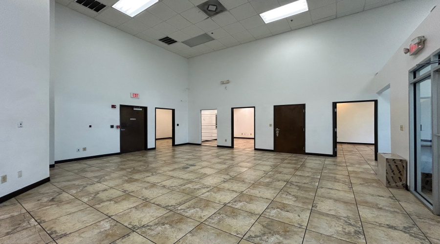 13120 Spivey Dr, Laredo, Texas 78045, 1 Bedroom Bedrooms, 11 Rooms Rooms,2 BathroomsBathrooms,Commercial/industrial,For Rent,13120 Spivey Dr,20263745
