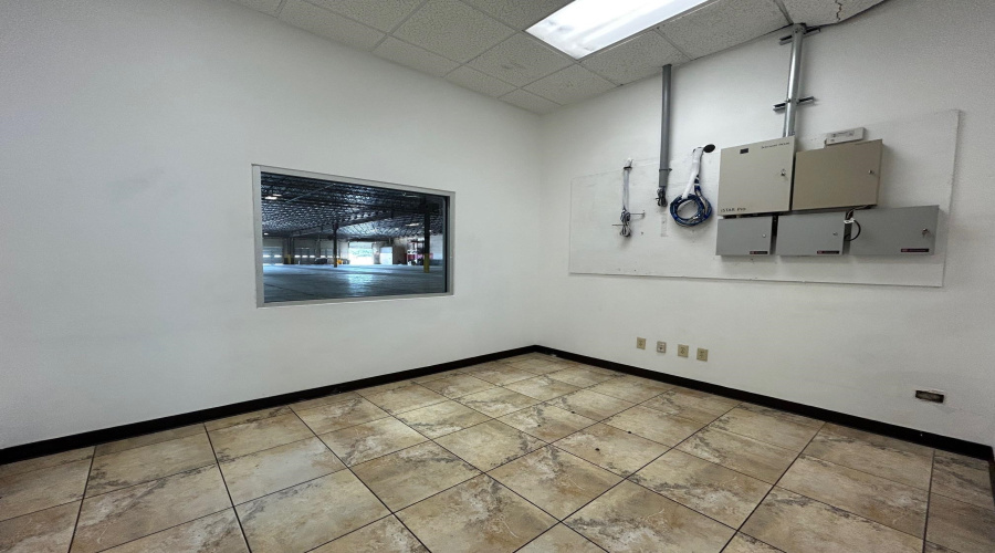 13120 Spivey Dr, Laredo, Texas 78045, 1 Bedroom Bedrooms, 11 Rooms Rooms,2 BathroomsBathrooms,Commercial/industrial,For Rent,13120 Spivey Dr,20263745