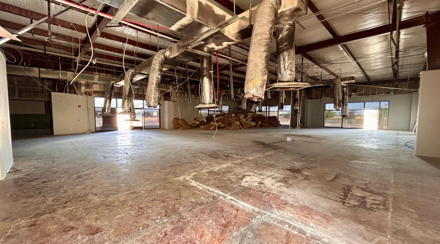 2324 Jacaman Rd, Laredo, Texas 78041, 1 Room Rooms,2 BathroomsBathrooms,Commercial retail/office,For Rent,2324 Jacaman Rd,20263751