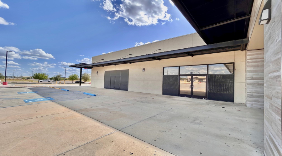 2324 Jacaman Rd, Laredo, Texas 78041, 1 Room Rooms,2 BathroomsBathrooms,Commercial retail/office,For Rent,2324 Jacaman Rd,20263751