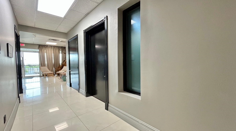315 Calle Del Norte, Laredo, Texas 78041, ,2 BathroomsBathrooms,Commercial retail/office,For Rent,315 Calle Del Norte,20263754