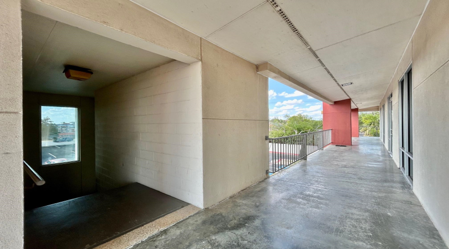 315 Calle Del Norte, Laredo, Texas 78041, ,2 BathroomsBathrooms,Commercial retail/office,For Rent,315 Calle Del Norte,20263754