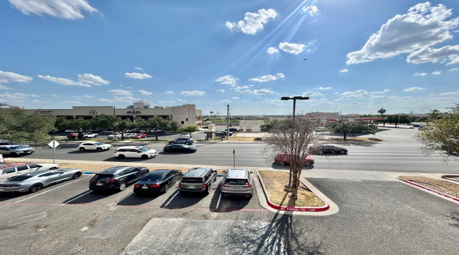 315 Calle Del Norte, Laredo, Texas 78041, ,2 BathroomsBathrooms,Commercial retail/office,For Rent,315 Calle Del Norte,20263754