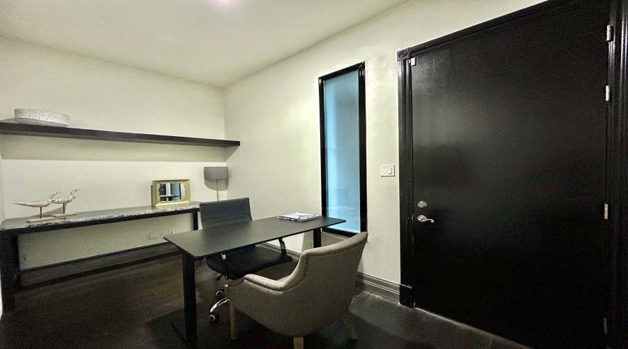 315 Calle Del Norte, Laredo, Texas 78041, ,2 BathroomsBathrooms,Commercial retail/office,For Rent,315 Calle Del Norte,20263754