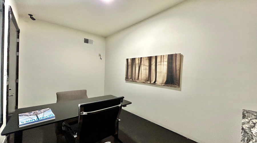315 Calle Del Norte, Laredo, Texas 78041, ,2 BathroomsBathrooms,Commercial retail/office,For Rent,315 Calle Del Norte,20263754