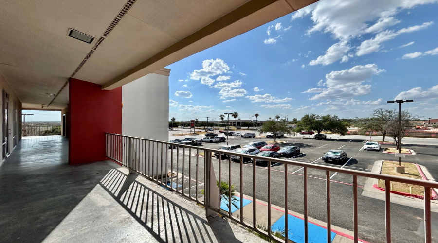 315 Calle Del Norte, Laredo, Texas 78041-0000, 1 Room Rooms,2 BathroomsBathrooms,Commercial retail/office,For Rent,315 Calle Del Norte,20263755