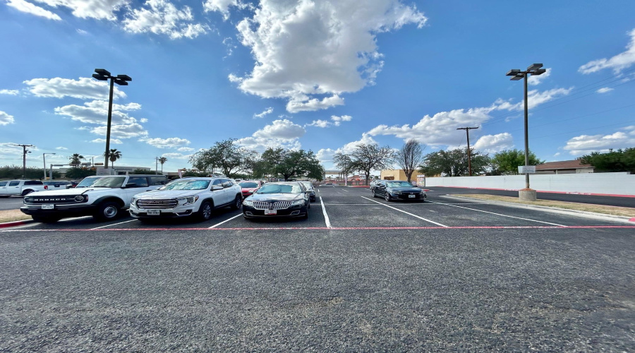315 Calle Del Norte, Laredo, Texas 78041-0000, 1 Room Rooms,2 BathroomsBathrooms,Commercial retail/office,For Rent,315 Calle Del Norte,20263755