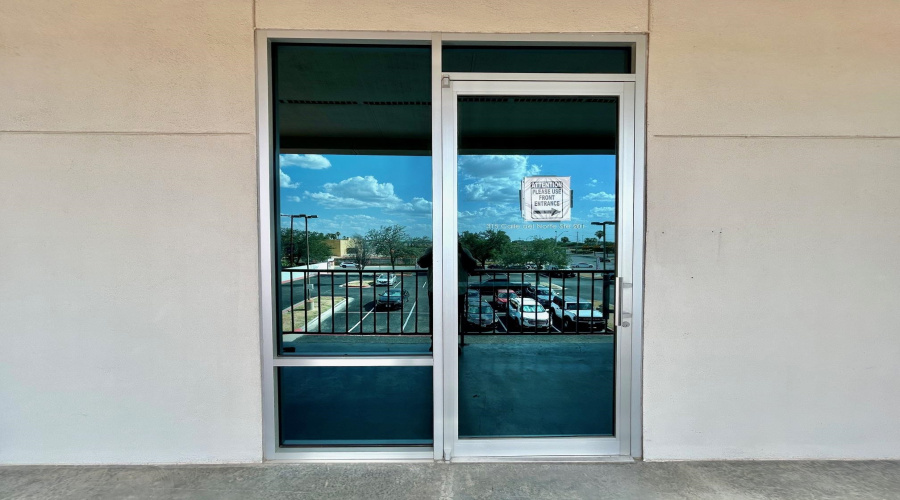 315 Calle Del Norte, Laredo, Texas 78041-0000, 1 Room Rooms,2 BathroomsBathrooms,Commercial retail/office,For Rent,315 Calle Del Norte,20263755