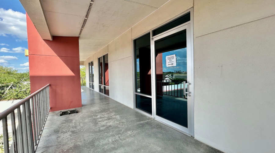 315 Calle Del Norte, Laredo, Texas 78041-0000, 1 Room Rooms,2 BathroomsBathrooms,Commercial retail/office,For Rent,315 Calle Del Norte,20263755