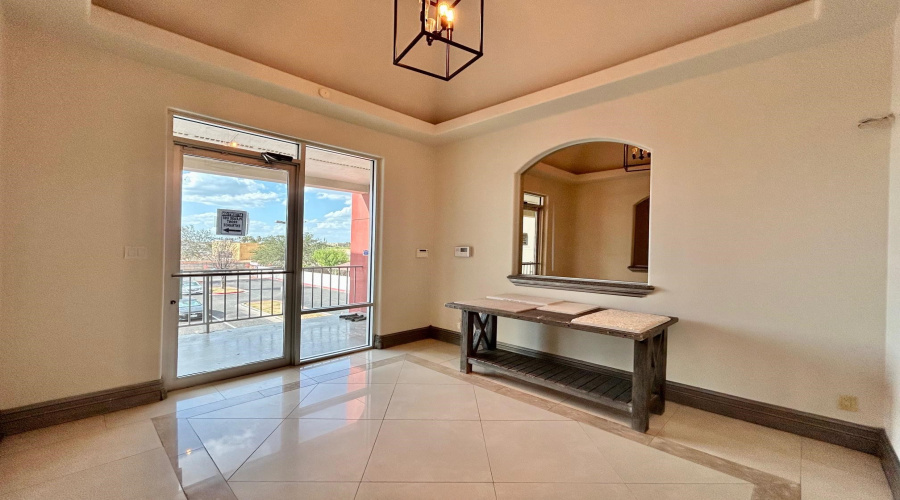 315 Calle Del Norte, Laredo, Texas 78041-0000, 1 Room Rooms,2 BathroomsBathrooms,Commercial retail/office,For Rent,315 Calle Del Norte,20263755
