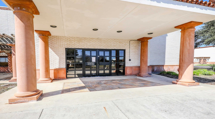 1202 Welby Court, Laredo, Texas 78041-1900, 1 Room Rooms,2 BathroomsBathrooms,Commercial retail/office,For Rent,1202 Welby Court,20263761