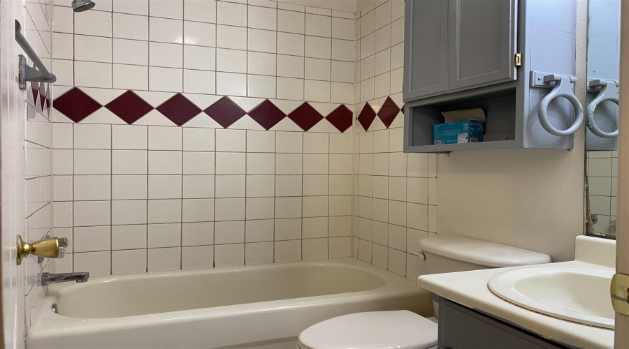 4101 Tilden Ave, LAREDO, Texas 78041, 2 Bedrooms Bedrooms, 5 Rooms Rooms,2 BathroomsBathrooms,Residential,For Rent,4101 Tilden Ave,20263747