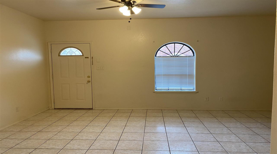 4101 Tilden Ave, LAREDO, Texas 78041, 2 Bedrooms Bedrooms, 5 Rooms Rooms,2 BathroomsBathrooms,Residential,For Rent,4101 Tilden Ave,20263747