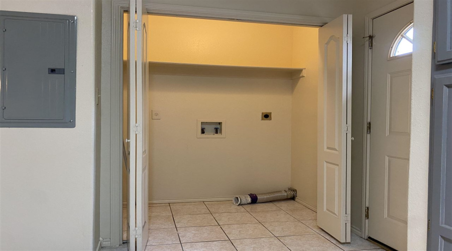 4101 Tilden Ave, LAREDO, Texas 78041, 2 Bedrooms Bedrooms, 5 Rooms Rooms,2 BathroomsBathrooms,Residential,For Rent,4101 Tilden Ave,20263747